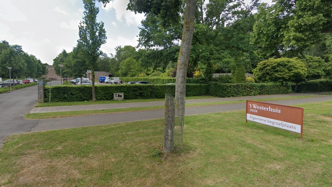 Nieuws - Ruimtegebrek op begraafplaats Emmeloord: gemeente gaat verlopen graven hergebruiken