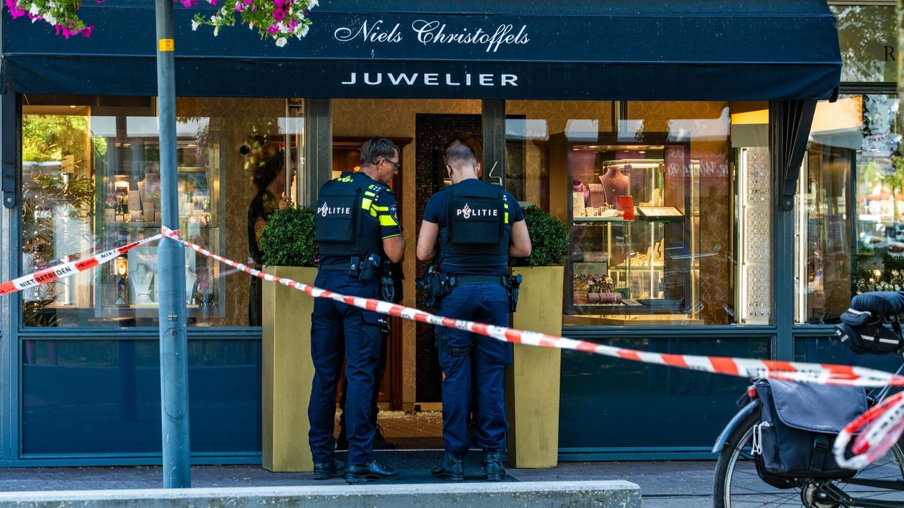 Nieuws - Politie zoekt drie verdachten na overval op juwelier in Zeewolde