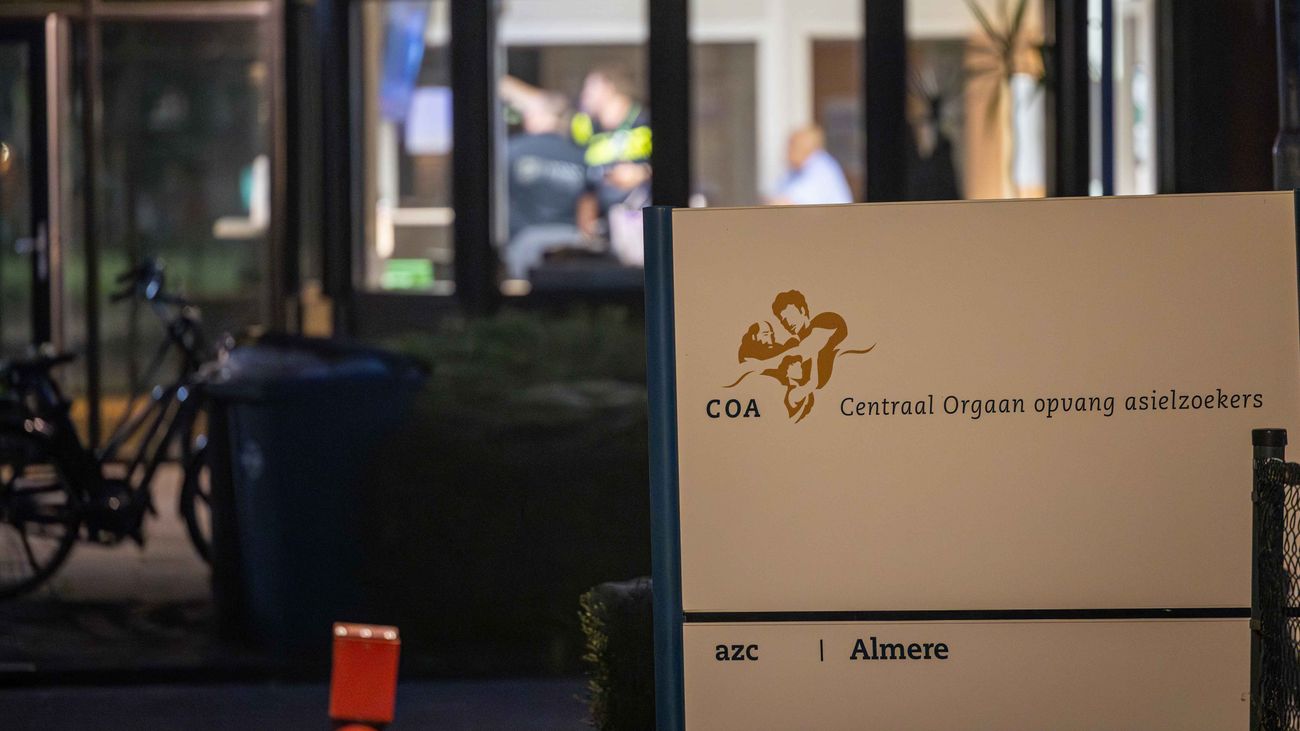 Nieuws - Steekincident bij azc Almere, één persoon zwaargewond