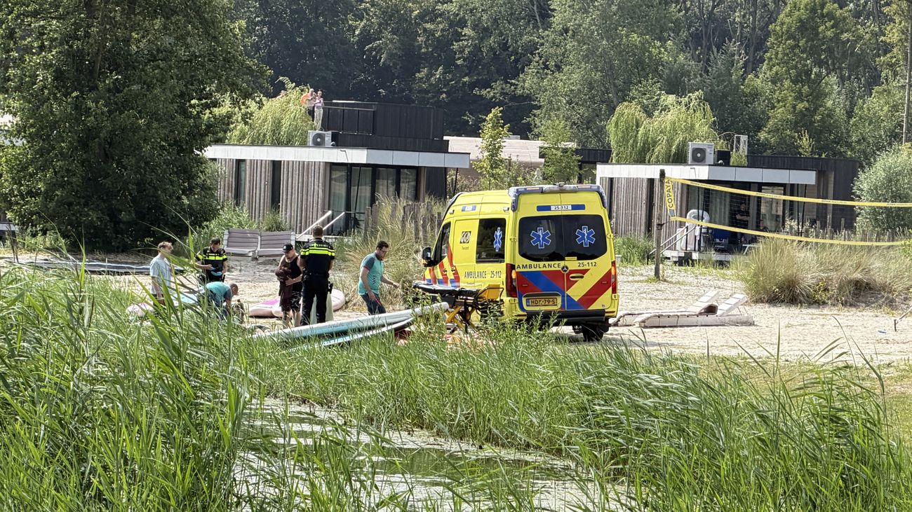 Nieuws - Persoon uit water gehaald bij vakantiepark in Zeewolde