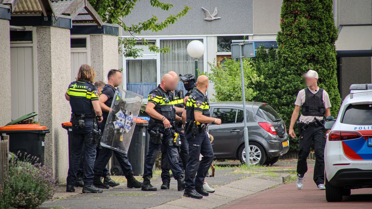 Nieuws - Arrestatieteam pakt verwarde man op, verdachte dreigde met mes