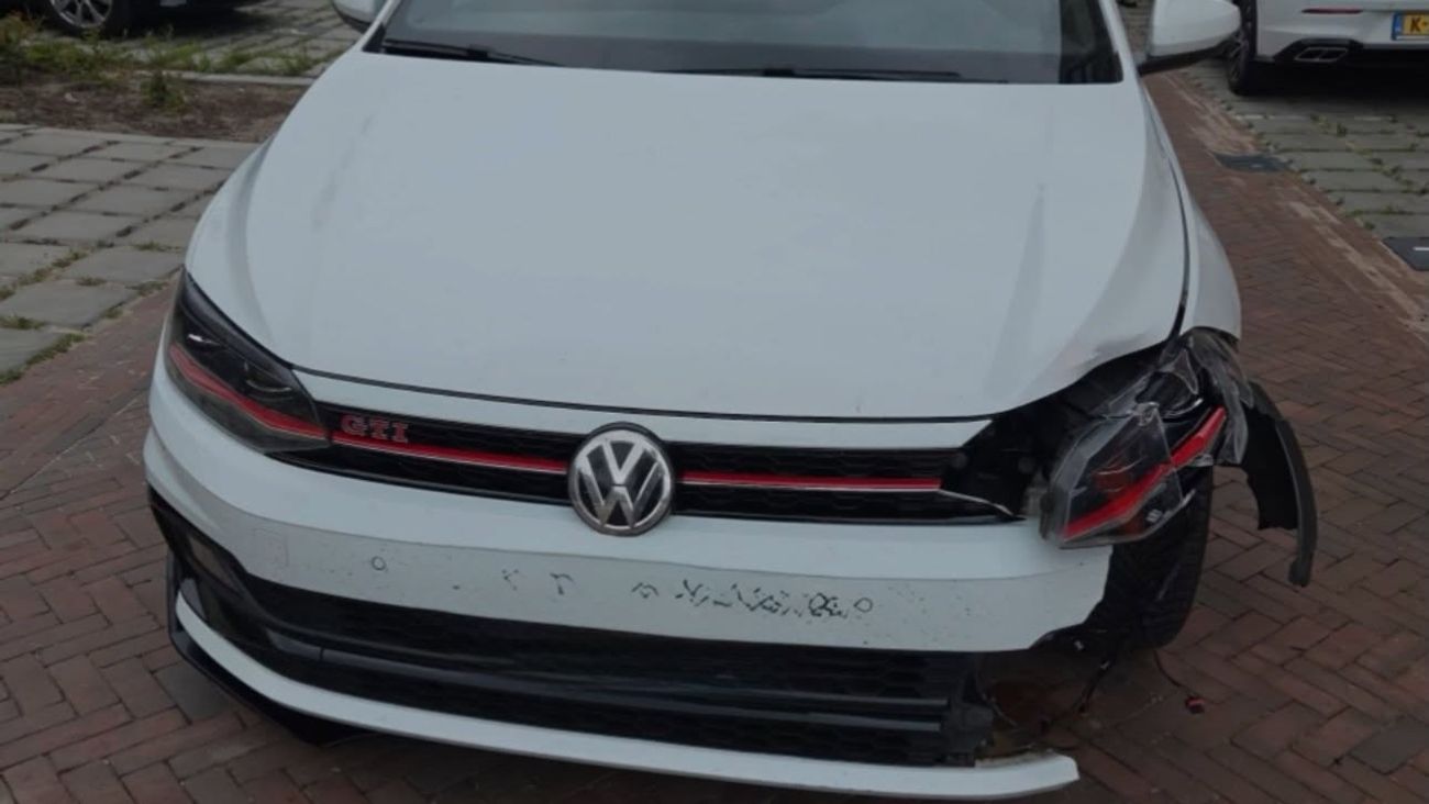 Wilde achtervolging in Almere eindigt in doodlopende straat, rijbewijs automobilist bleek al eerder 
