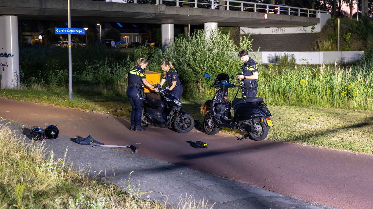 Nieuws - Twee scooters botsen in Almere Buiten: drie gewonden