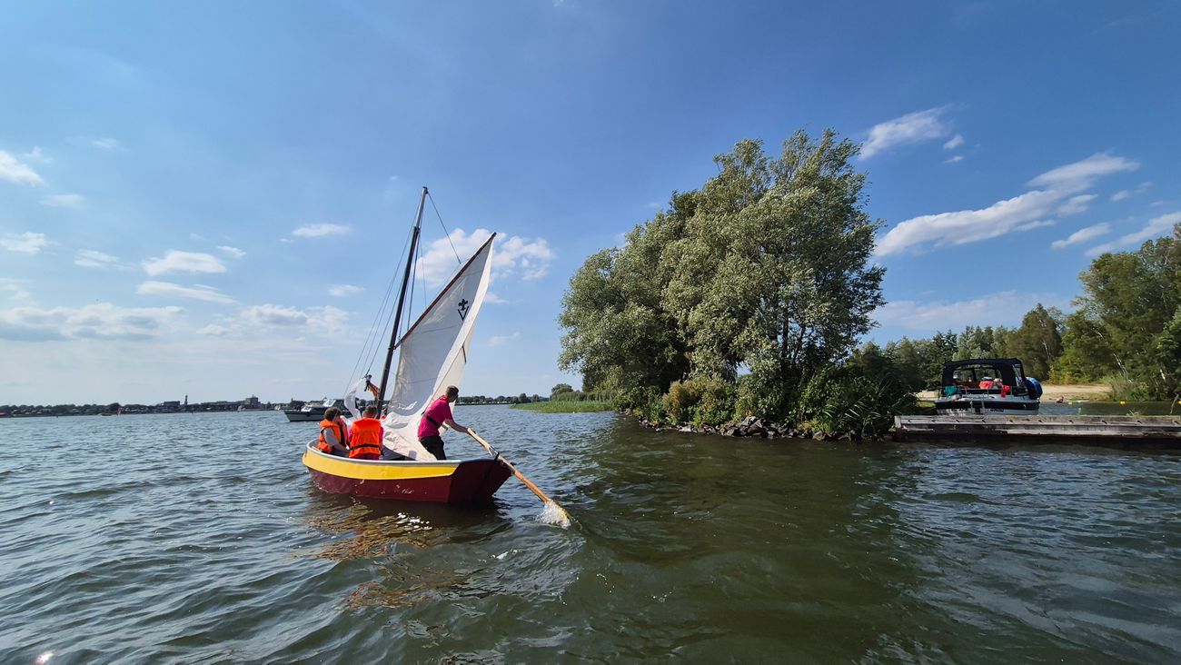 Van badeendjes tot zeiltocht: Nawaka vlettenrally verandert Zeewolde in één groot scoutingfeest