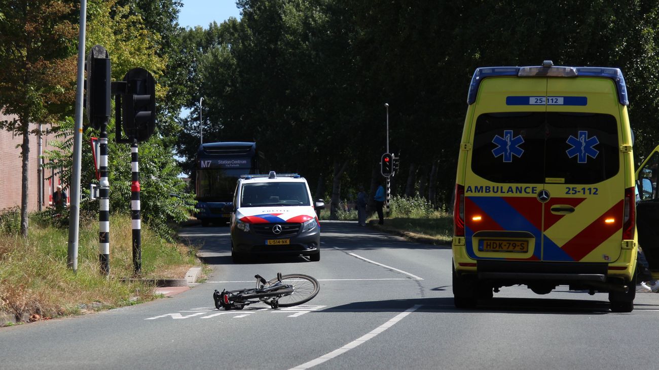 Nieuws - Fietser gewond bij botsing met stadsbus in Almere Buiten