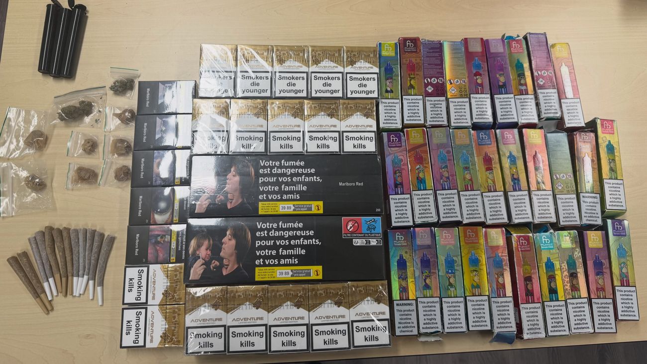 Nieuws - Fatbiker met telefoon in de hand betrapt met softdrugs en vapes
