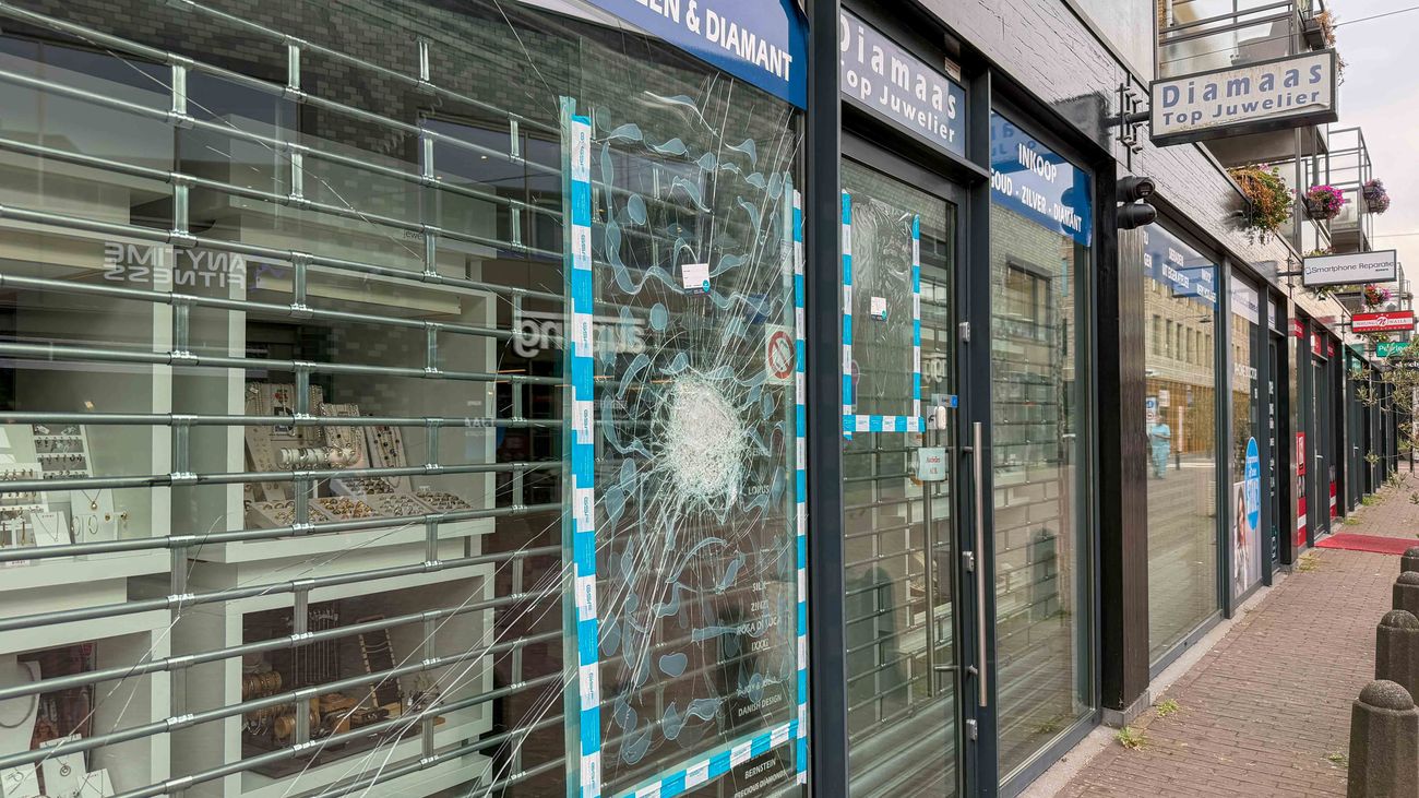 Nieuws - Inbraakpoging bij juwelier in Almere Buiten, verdachte aangehouden
