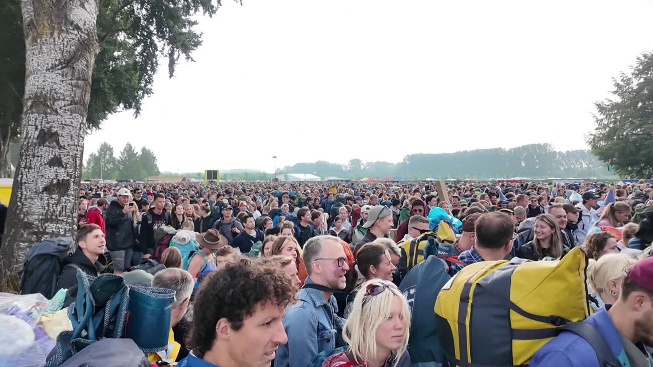 Nieuws - Lowlands-files rond Biddinghuizen blijven uit op eerste aankomstdag