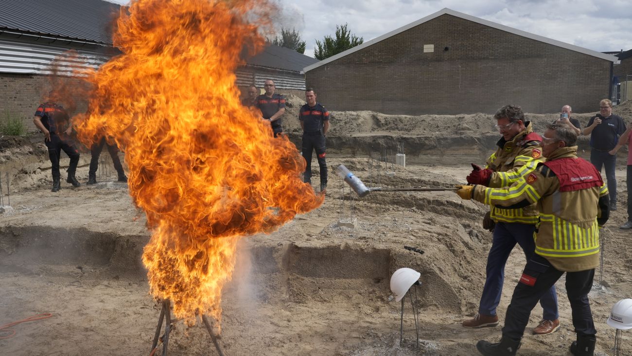 Nieuws - Na jaren discussie nu derde nieuwe brandweerkazerne in aanbouw: 'Dit was echt nodig'