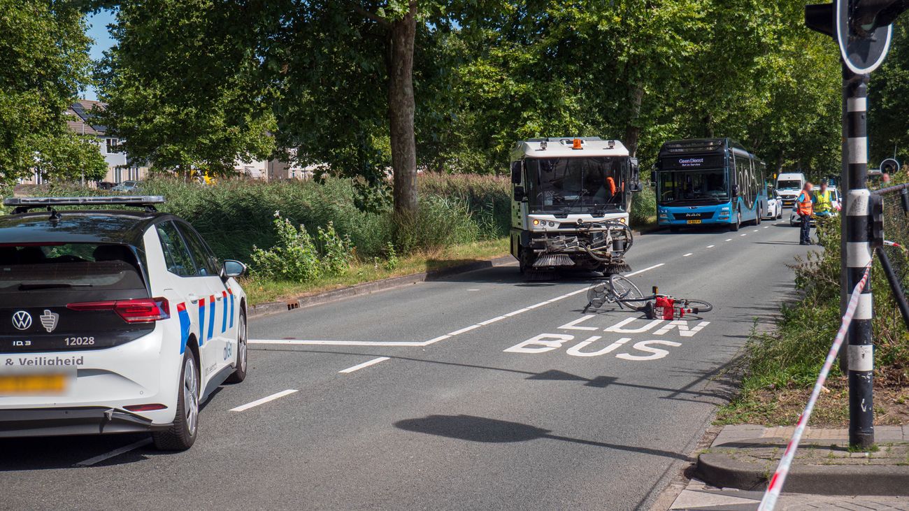 Fietser gewond na botsing met auto in Almere Buiten