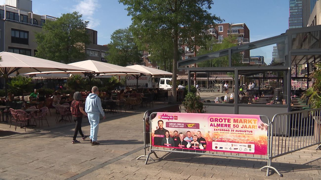Van omstreden podium tot bruisend plein: de Grote Markt in Almere door de jaren heen