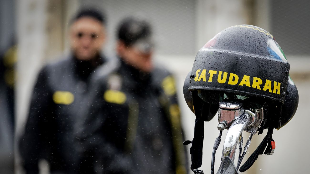 Hij wil aan de slag op Schiphol, maar verleden bij motorclub zit Lelystedeling in de weg
