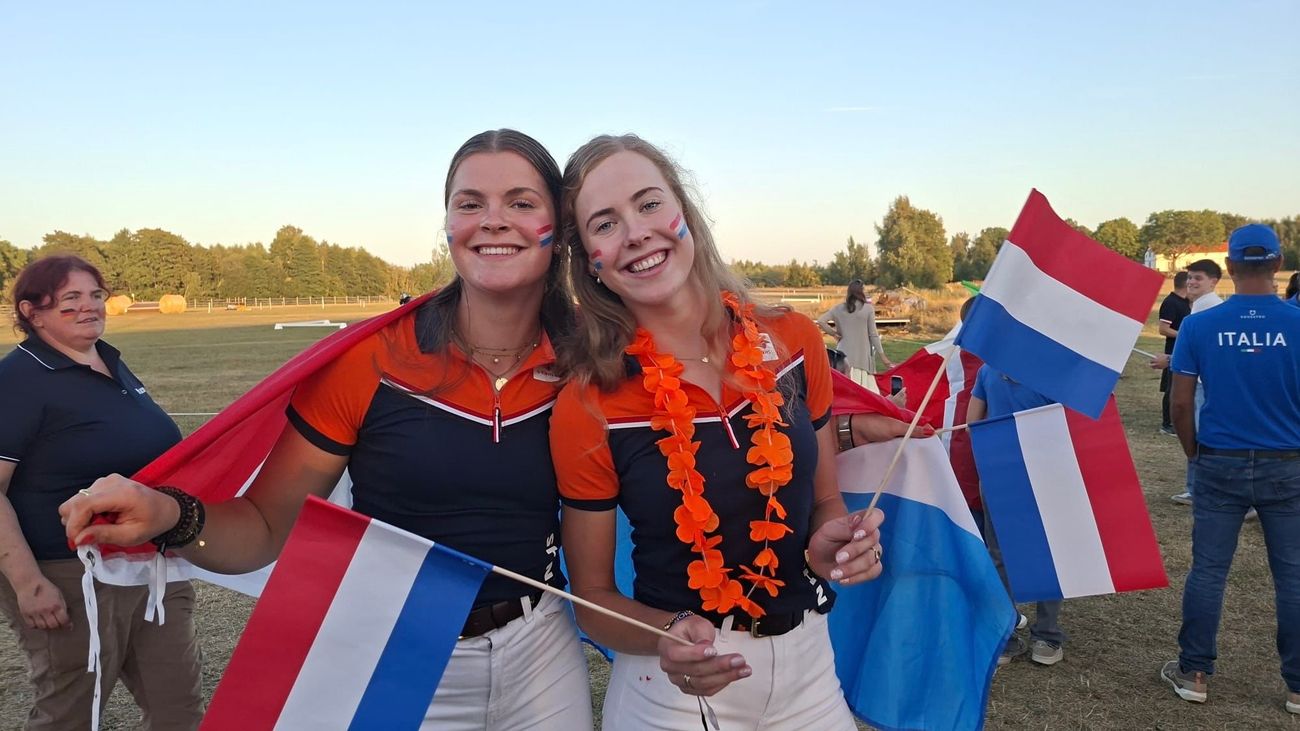 Amazones Leida en Jantien Naber beide 19e op het EK Eventing