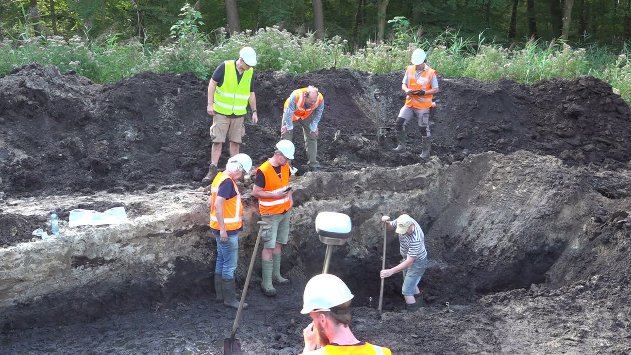Archeologen vol spanning bij hernieuwde opgraving Burcht van Kuinre