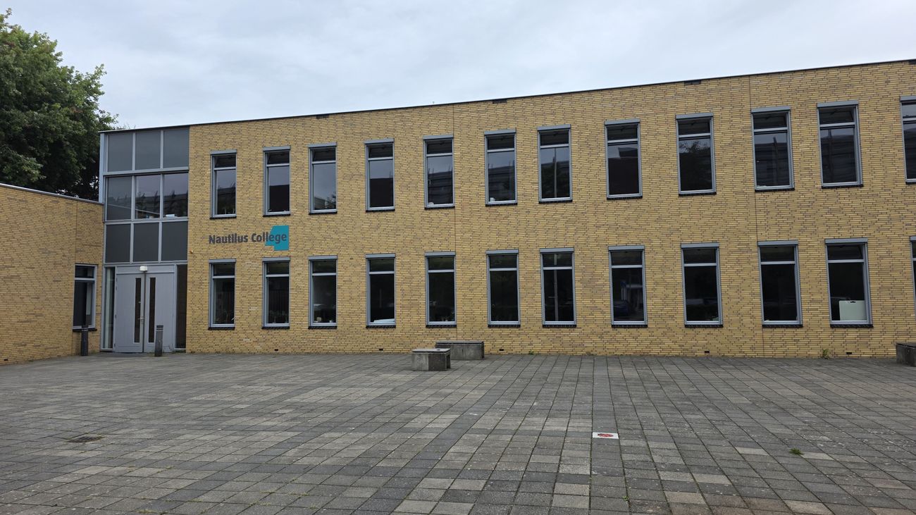 Leerlingen van Almeerse school die plotseling sloot vanwege onveilige situatie krijgen weer les