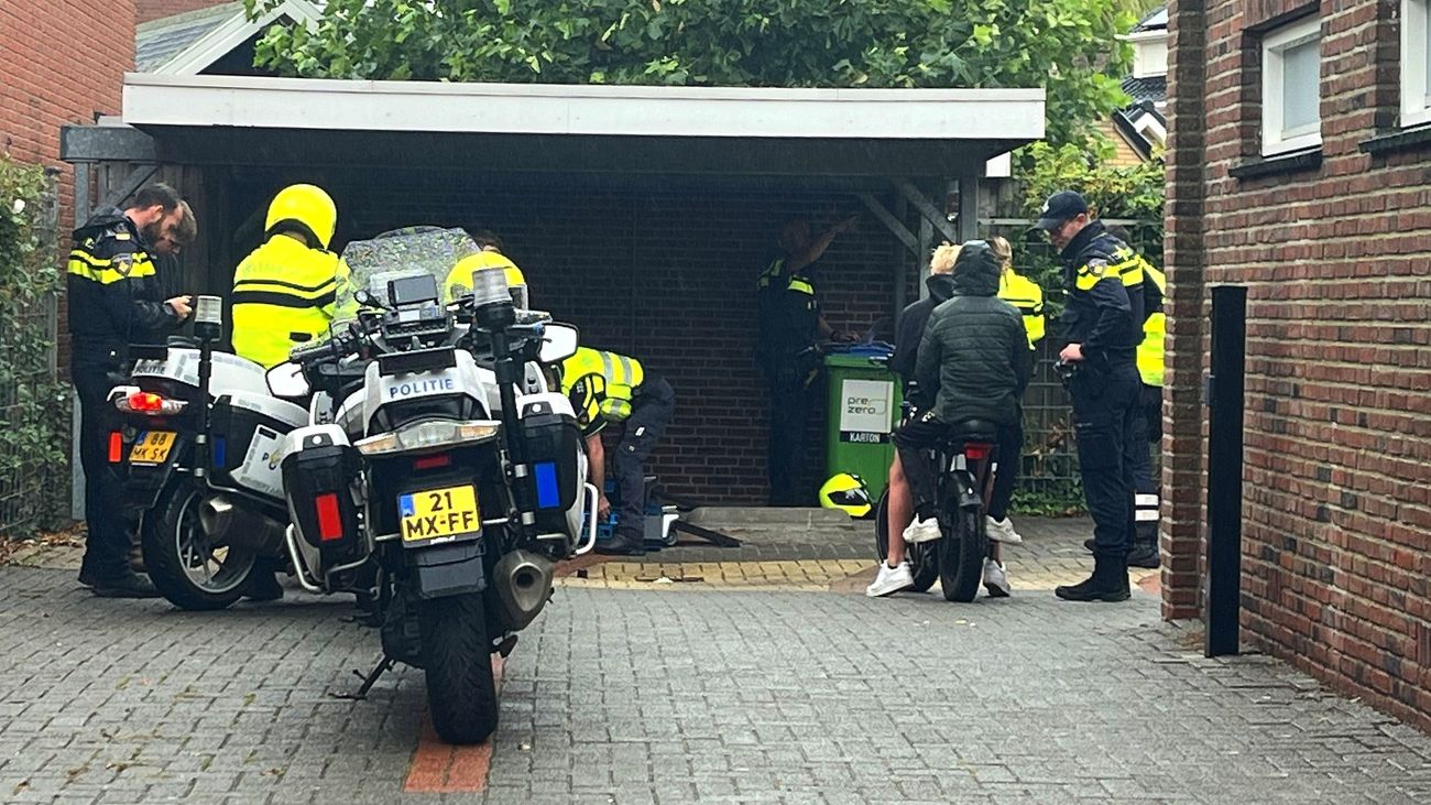 Motoragenten trekken scooters en fatbikes uit verkeer op Urk: 19 boetes uitgeschreven