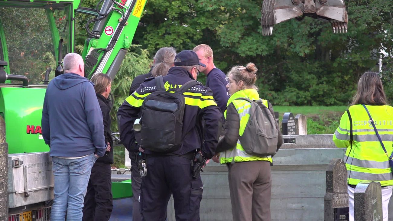 Graven op Texel open voor DNA-onderzoek waardoor hopelijk langvermiste Urker vissers gevonden worden