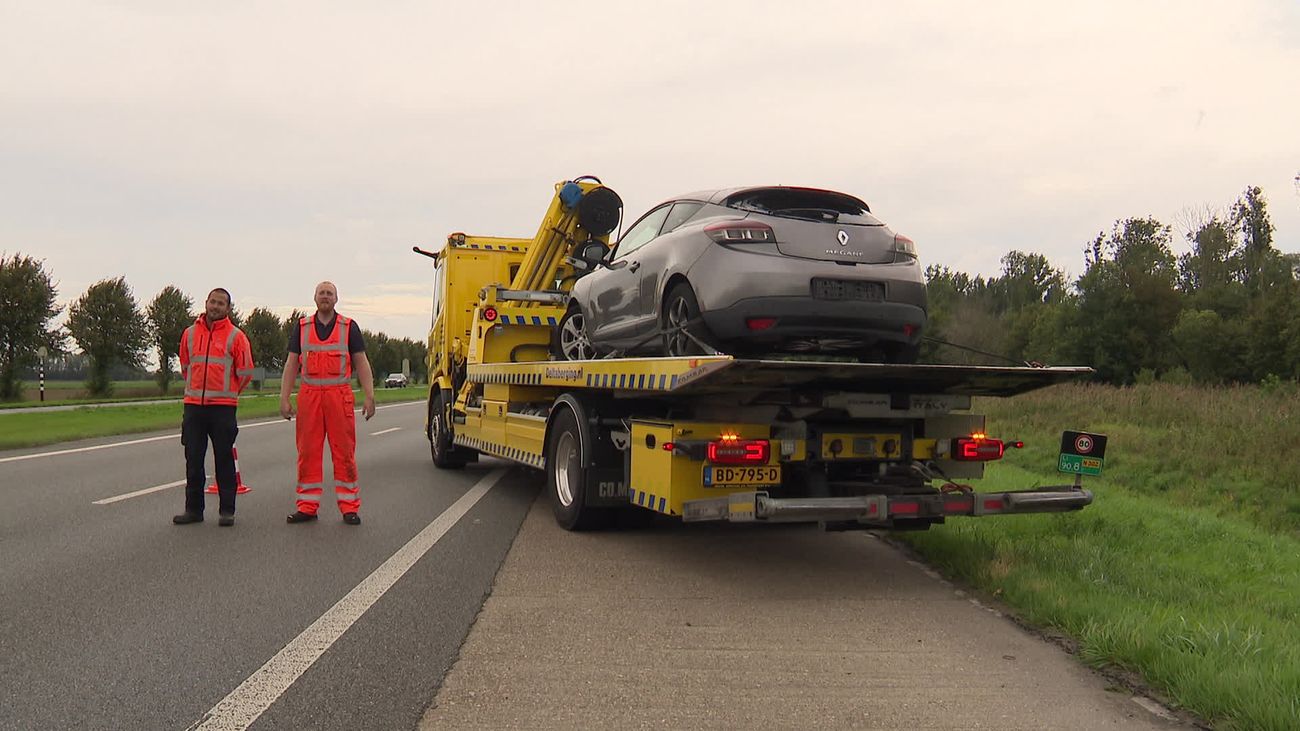 Nieuwsoverzicht 17/09 | Spookauto eindelijk weggehaald • Urker politicus verdacht van aanranding
