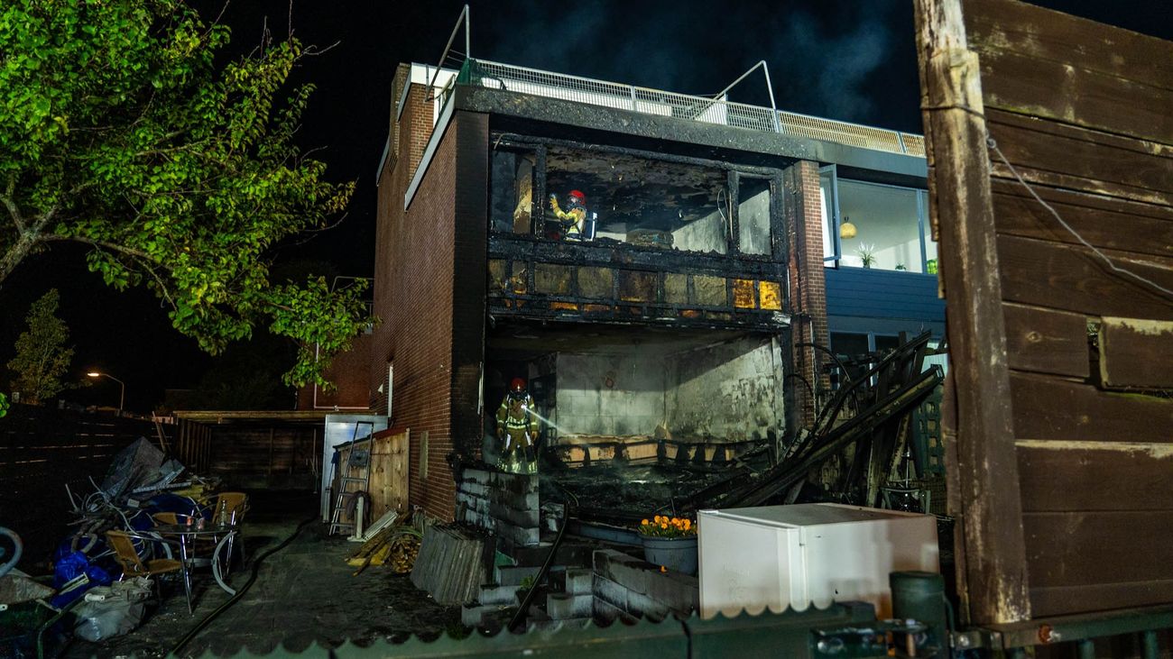 Woning in Lelystad deels uitgebrand na explosie, geen gewonden