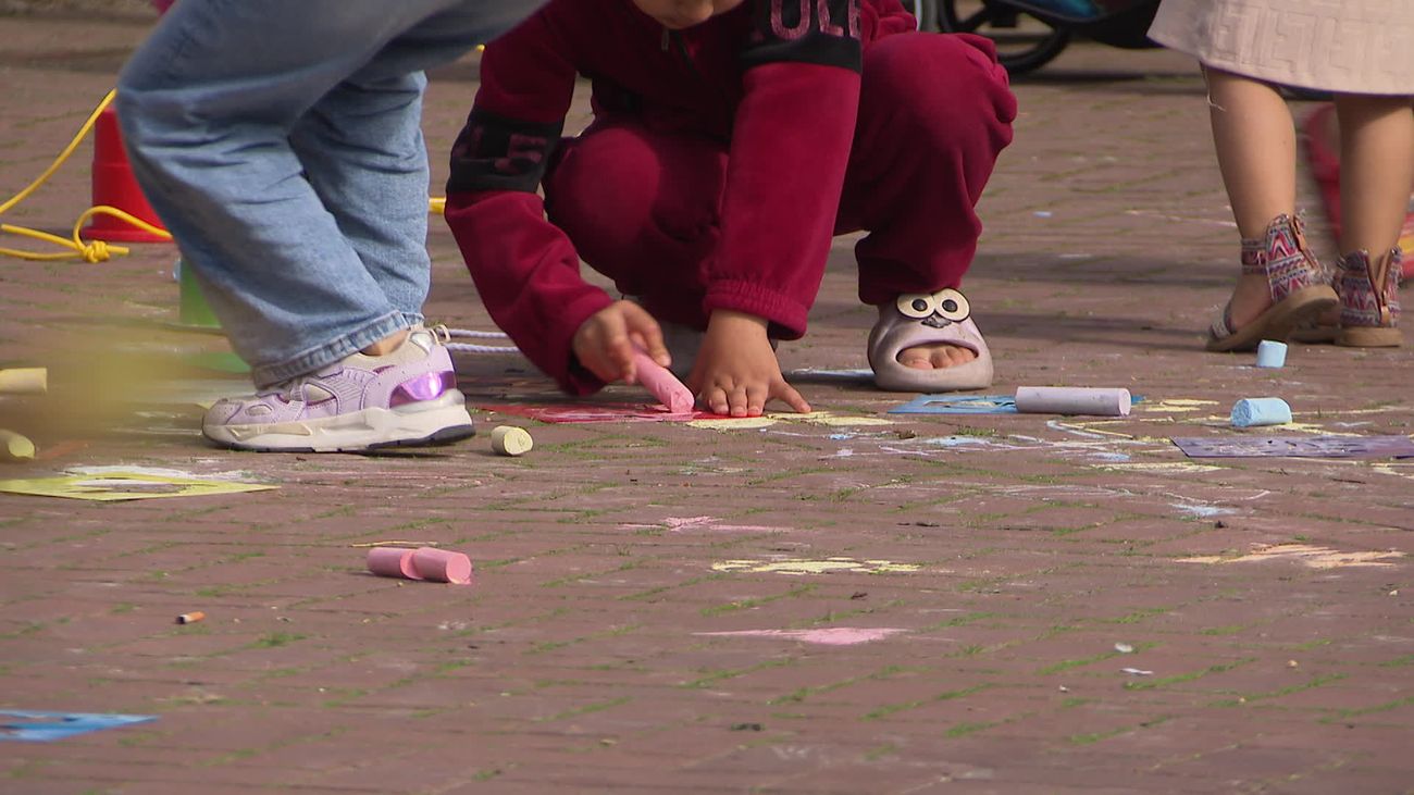 AZC-bewoners in Luttelgeest verwelkomen bezoekers met open armen: 'We zijn niet allemaal slecht'