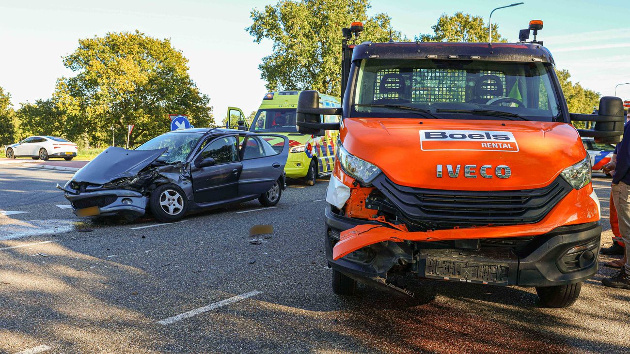 Man gewond bij aanrijding Hannie Schaftweg Emmeloord