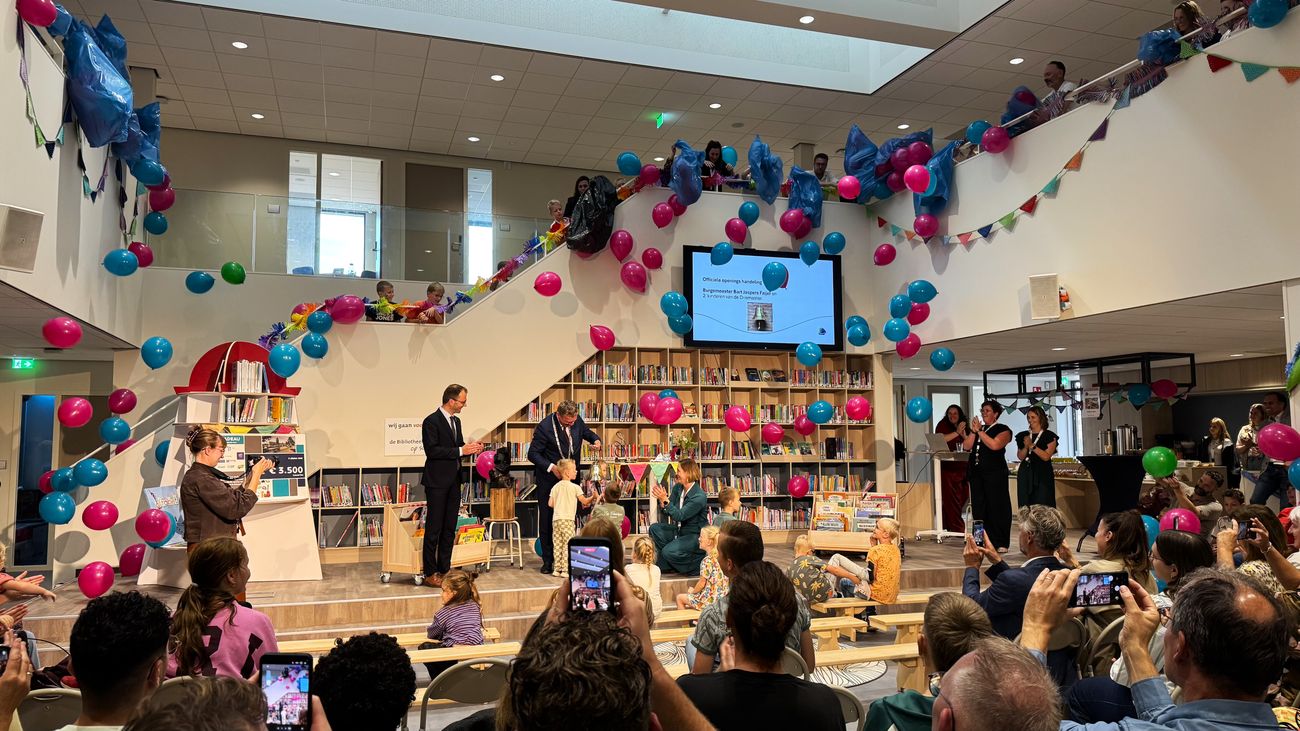 Brede School De Driemaster op Urk officieel open: 'Iedereen is welkom'