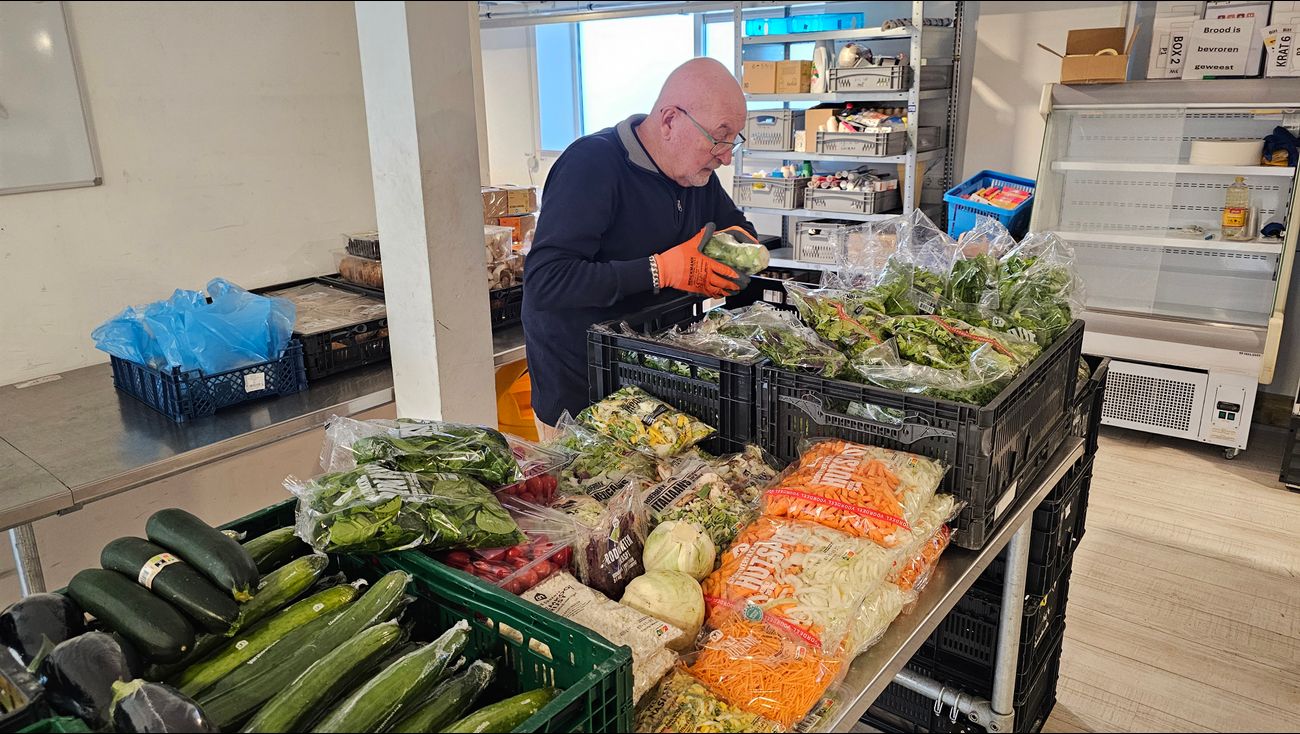 Nieuws - Voedselbank Dronten mag vlees, groenten en zuivel uit supermarkt halen