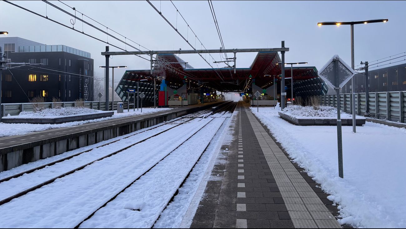 Nieuws - Openbaar vervoer in onze provincie start weer voorzichtig op, minder treinen beschikbaar
