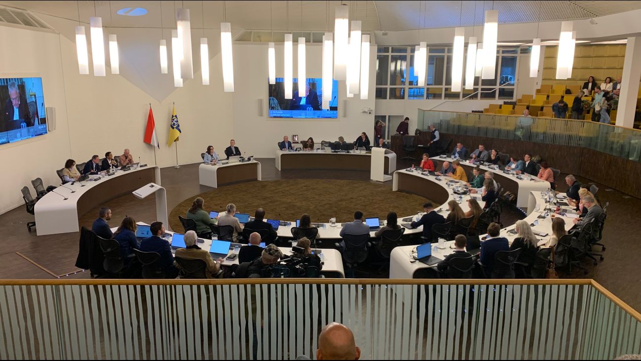 Nieuws - Negen partijen praten verder over nieuw raadsakkoord
