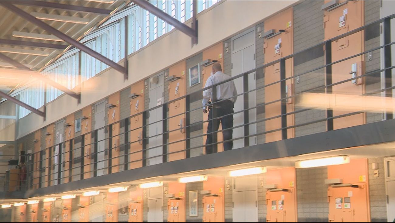 Nieuws - Urker Dirk T. ernstig bedreigd in gevangenis om verdenking van verkrachting jongens