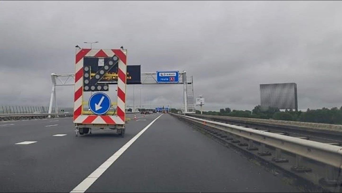 Nieuws - Dit is waarom Flitsmeister waarschuwt voor niet-bestaande pijlwagens op de snelweg