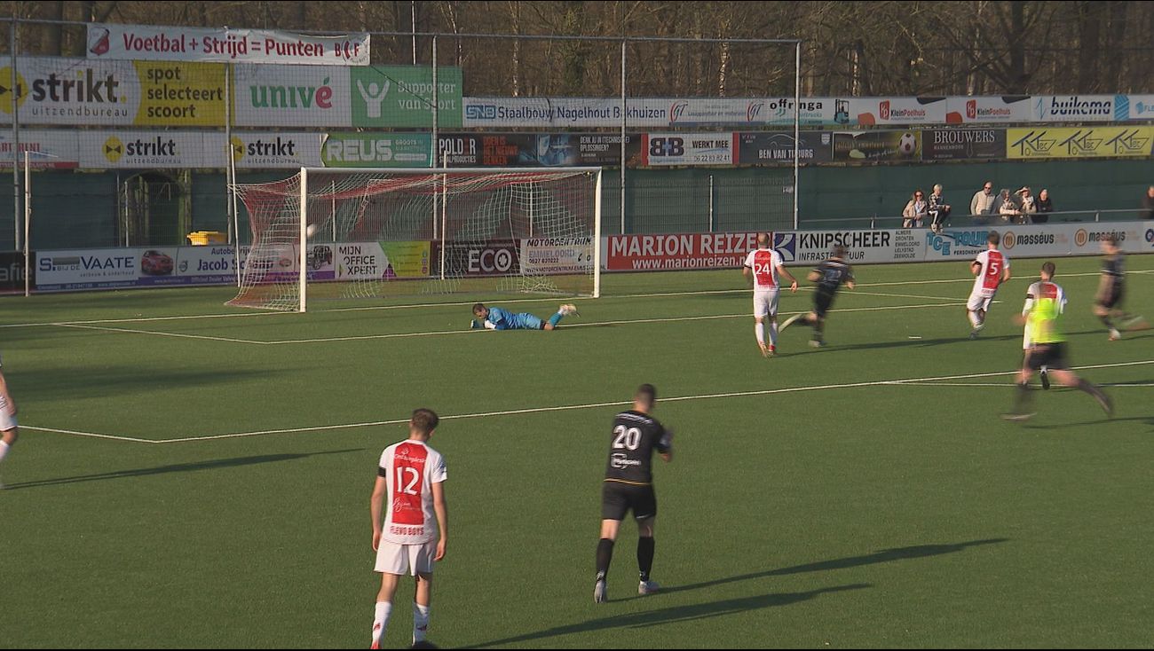 Sport - Flevo Boys hard onderuit in topper met SVZW ‘We geven totaal onnodig vier goals weg’
