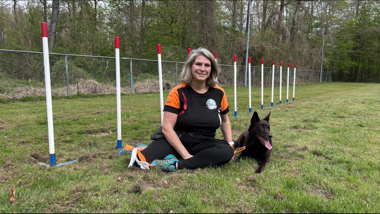 Maaike doet samen met haar hond Maggie mee aan het WK behendigheid, 'Als alles perfect gaat dan kunn