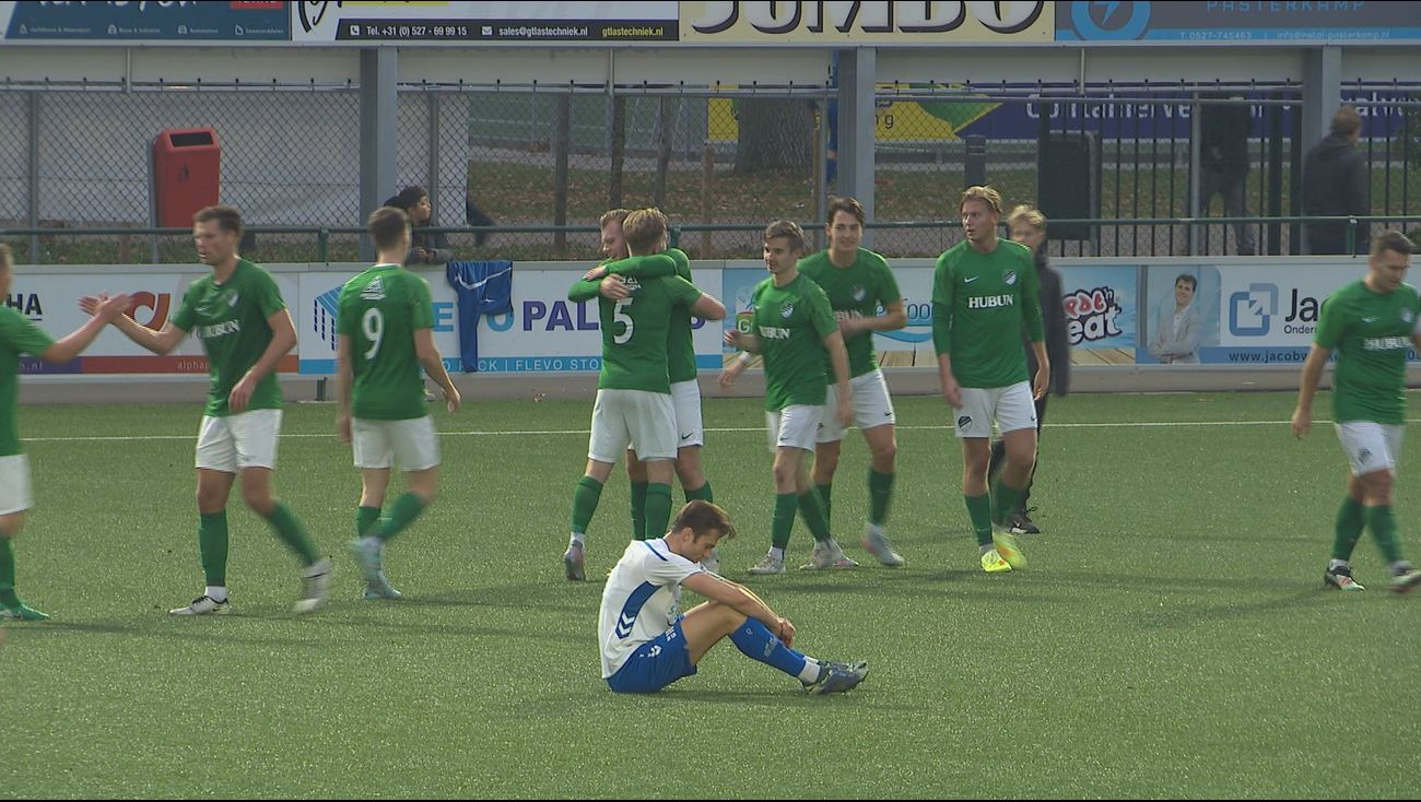 Sport - SV Urk opnieuw hard onderuit: 'We gaan lopen klootviolen'