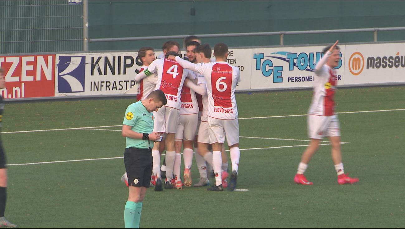 Flevo Boys middenvelder Cobus Stuut matchwinner tegen Quick'20: 'Mijn eerste goal in de competitie h