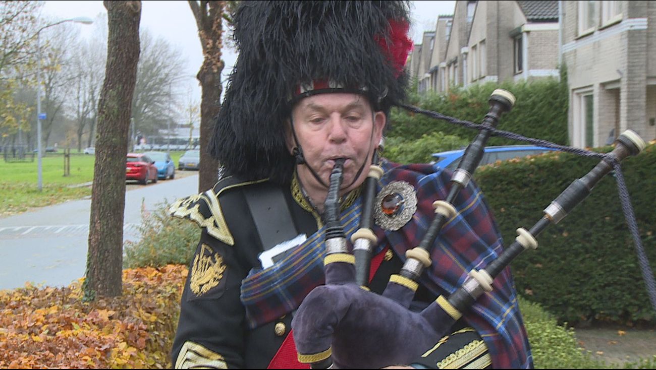 Schotse Pijper Op De Doedelzak Stock Afbeelding - Image of muziek