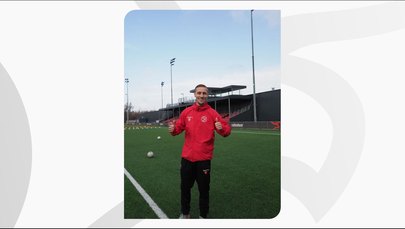 Sport - Clubloze Silvester van der Water houdt conditie op peil bij Almere City