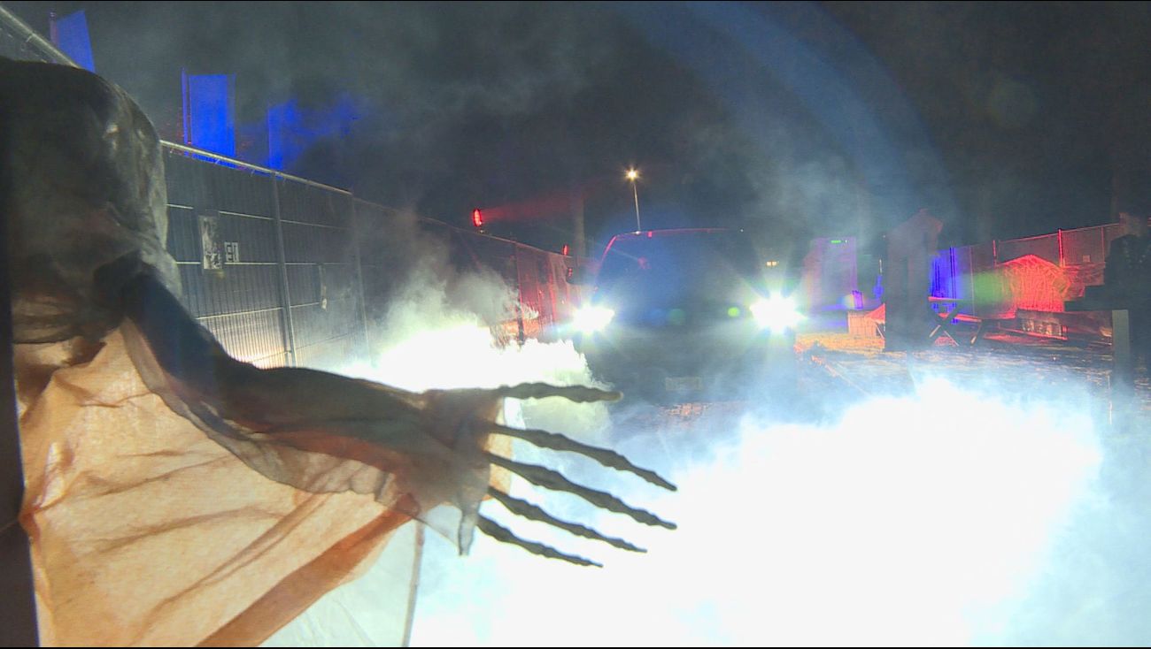 Nieuws - Autowasstraat omgetoverd tot spookhuis: 'Eén grote show'