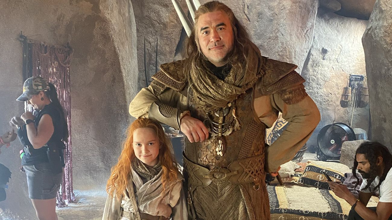 Omroep Flevoland: Julie (13) from Almere in International Series "The Wheel of Time - News Directory 3