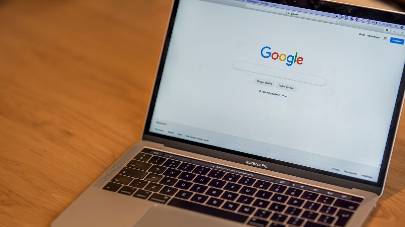 Dochter schakelt politie in: celstraf geëist tegen Emmeloorder (76) om kinderporno op laptops