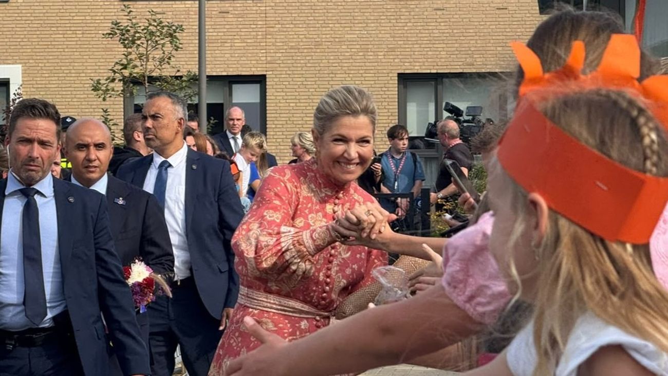Nieuwsoverzicht 30/09 | Máxima toegejuicht op Urk • Coffeeshop gaat open