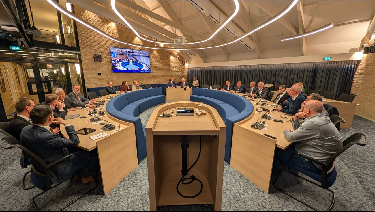 Nieuws - SGP, CDA en CU weer samen aan het roer op Urk, wel met extra wethouder