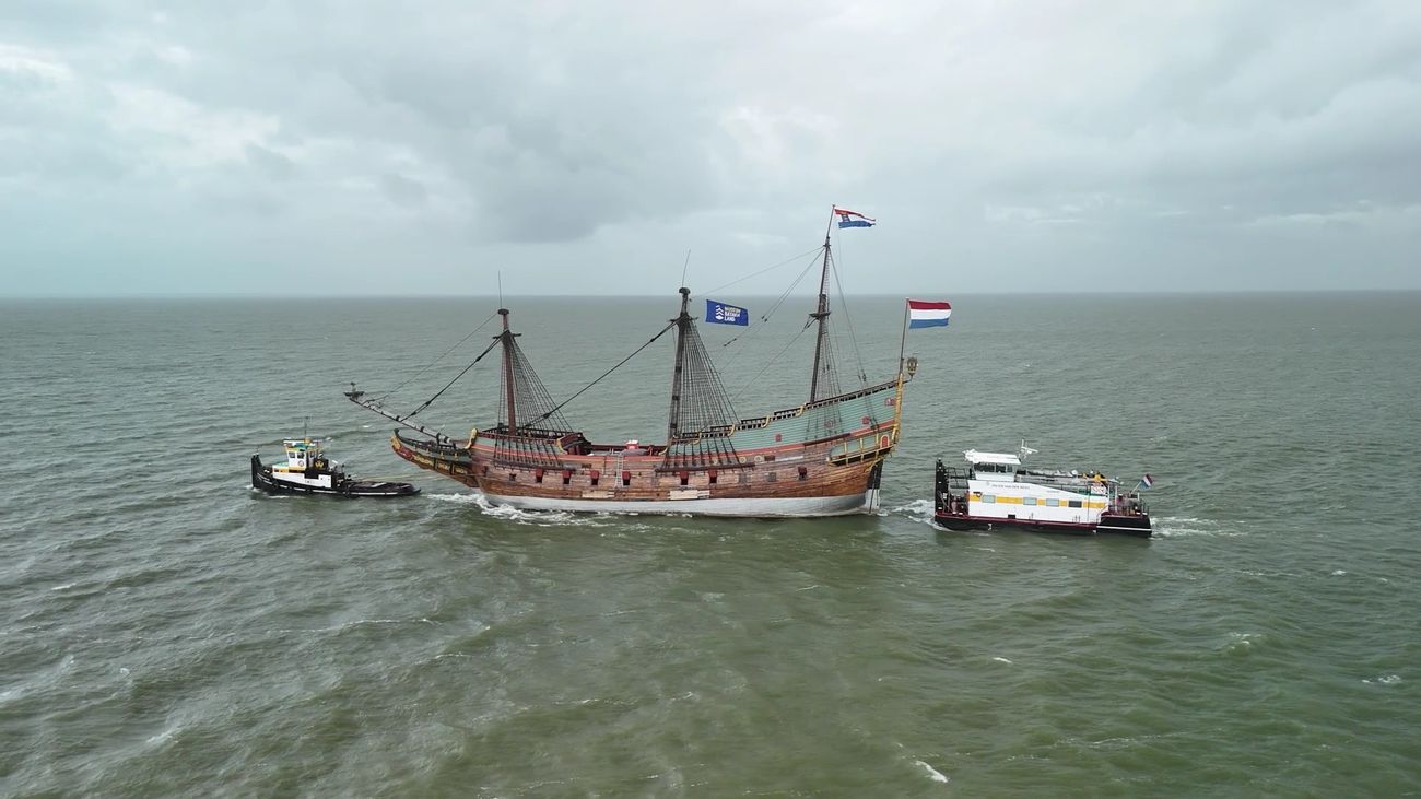 De allerlaatste reis van de Batavia: VOC-schip verlaat definitief het water