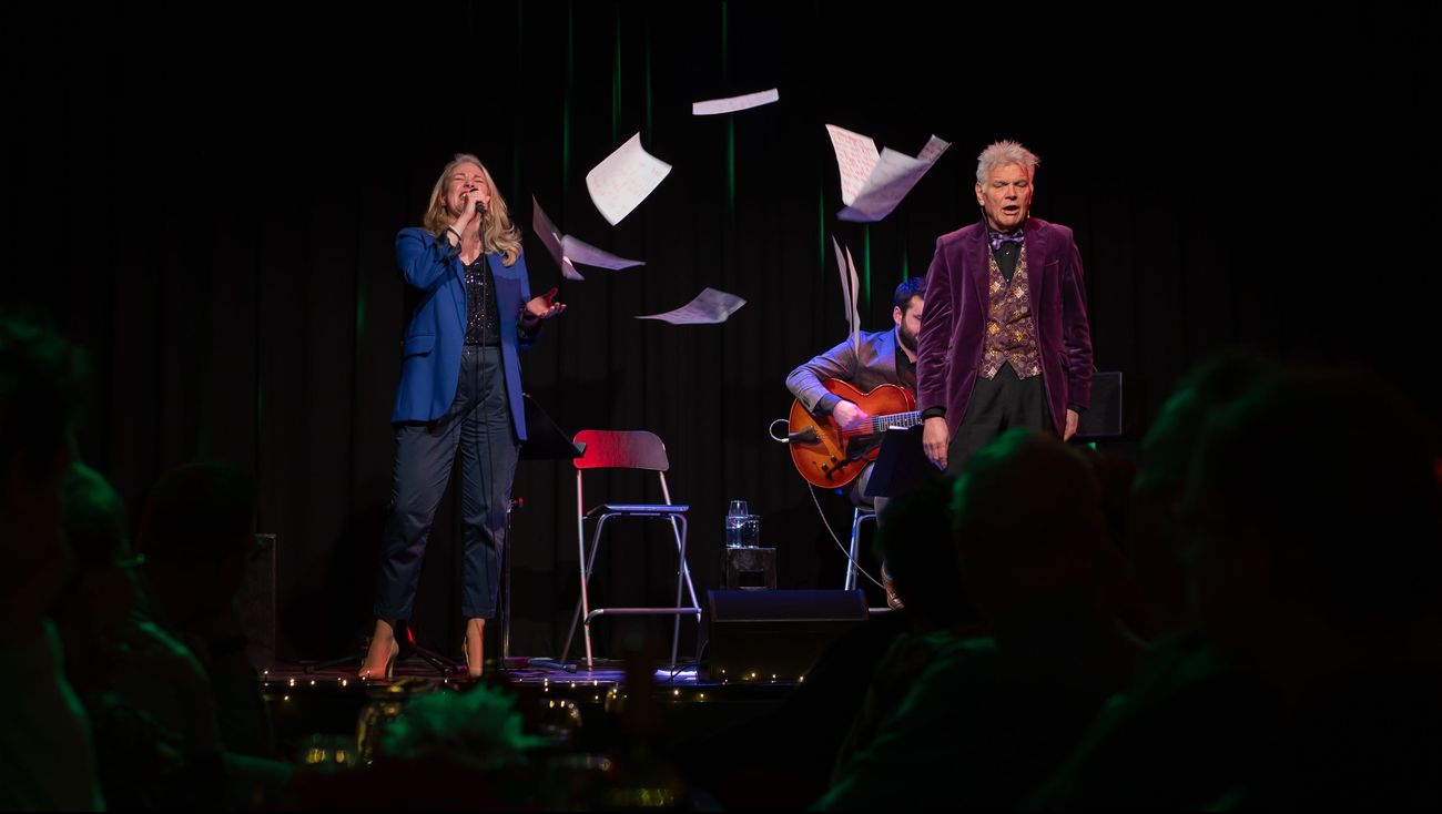 Gemist - Wis & Waarachtig in De Verbeelding Zeewolde met 'In Overvloed'