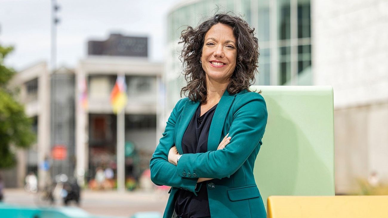 Nieuws - Wethouder Veeningen komt van buiten maar werd een echte Almeerse