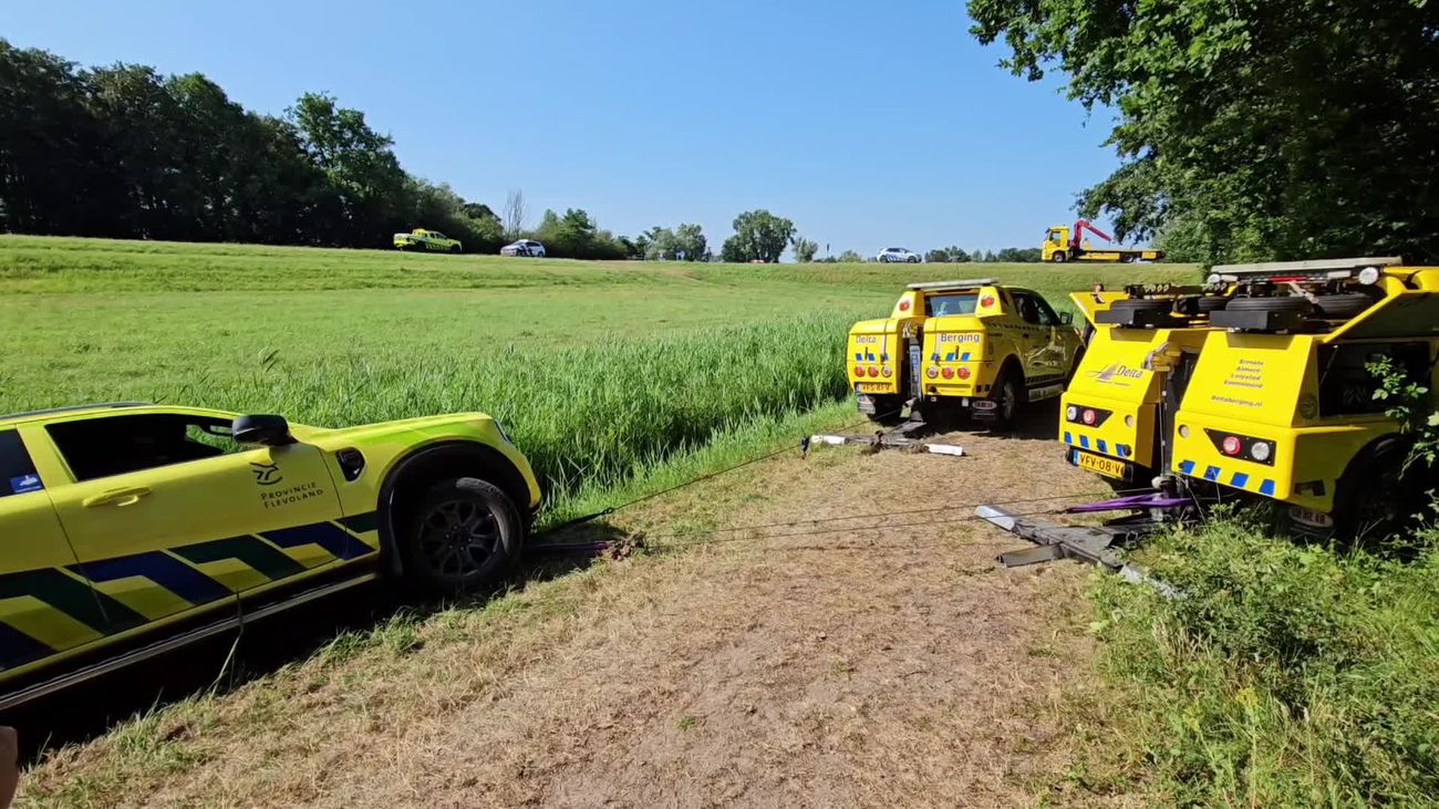 'Ik heb gedronken': rit met gestolen provincieauto eindigt in sloot