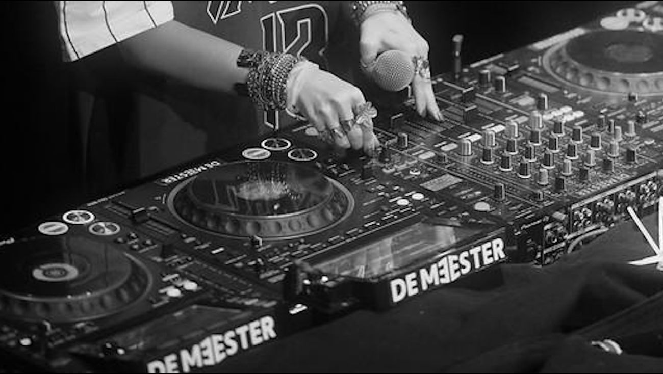 Nieuws - Diefstal bij poppodium de Meester, dj-apparatuur gestolen
