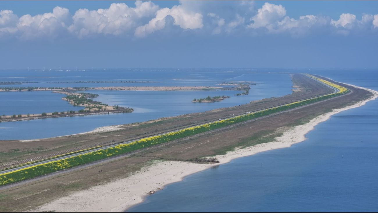 Nieuws - Dijk naar Enkhuizen vrijdagavond afgesloten, onderhoud aan sluizen en bruggen