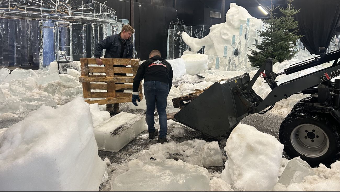 Nieuws - IJsbeelden Festival voorbij: 'Afterparty-gevoel door smeltende beelden'