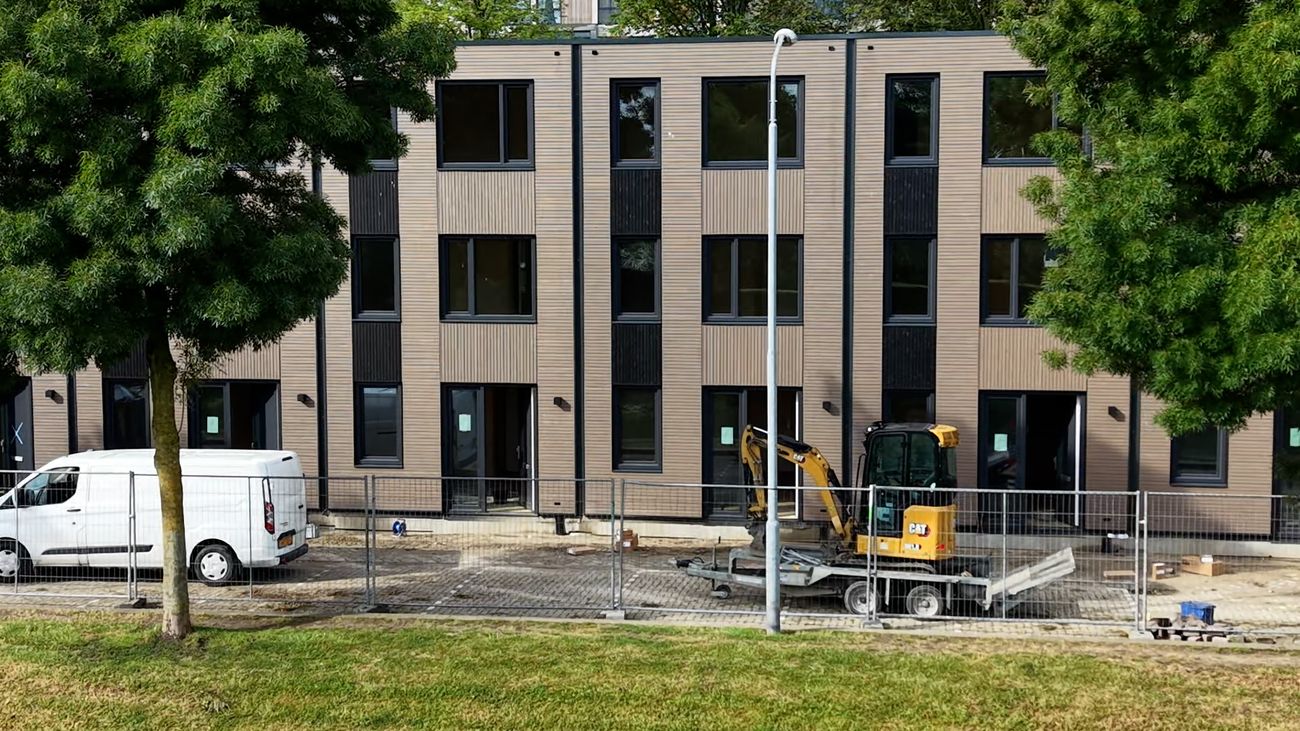Nieuws - Woningnood? 'De oplossing staat in onze fabriek'